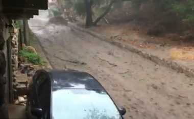Pas shirave të rrëmbyeshëm, pjesa jugore e Kalifornisë goditet nga rrëshqitja e baltës – bllokohen rrugët kryesore (Video)  