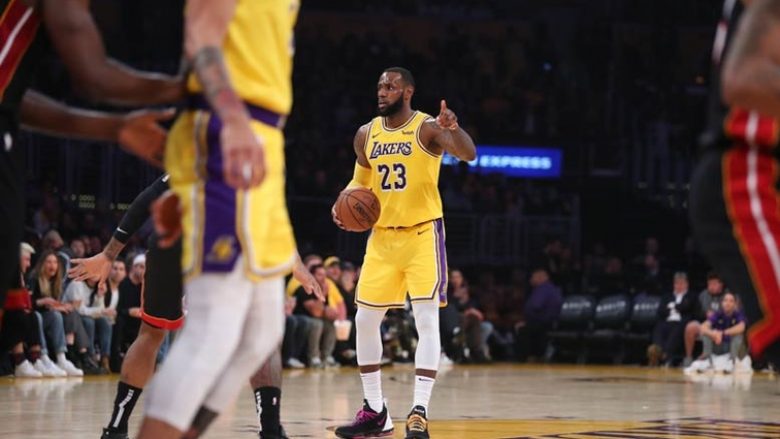 Los Angeles Lakers triumfon kundër Miami Heat