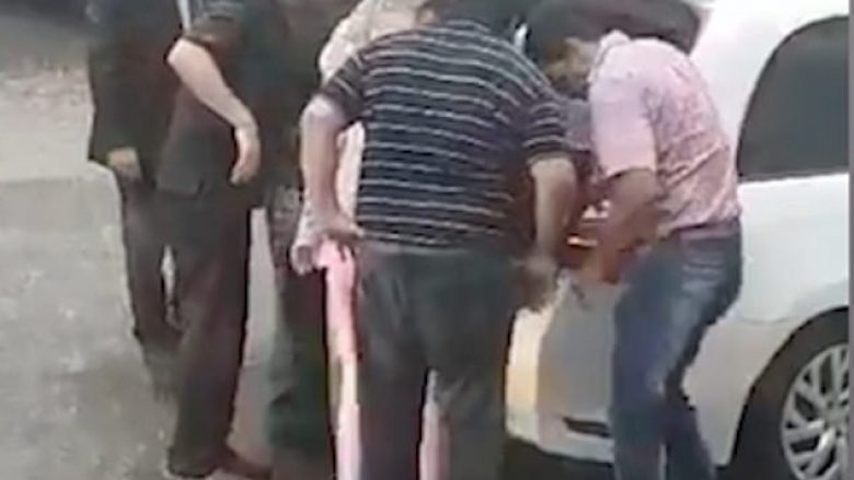 Ishin të bindur se kishin dëgjuar zhurma, punonjësit e kompanisë argjentinase që merret me shërbime funerale hapin arkivolin për të shuar dilemat (Video)