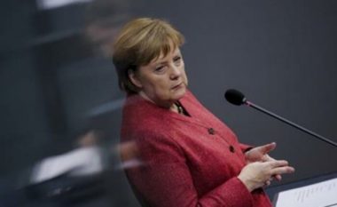 Merkel: BE do të veprojë sipas marrëveshjes së tanishme për Brexit