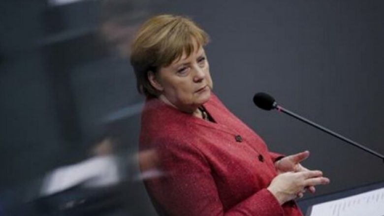 Merkel: BE do të veprojë sipas marrëveshjes së tanishme për Brexit
