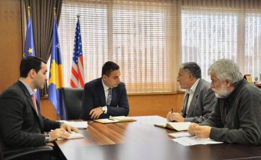 Ministri Bytyqi takon kryetarin e SBAShK-ut, flasin për zhvillimet në arsim