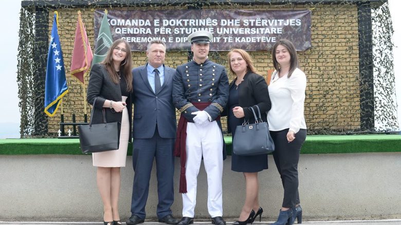 Rexhep Hoti uron të birin oficer dhe mbarë qytetarët për Ushtrinë e Kosovës