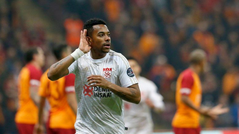 Zyrtare: Robinho largohet nga Sivaspori, i bashkohet Basaksehirit