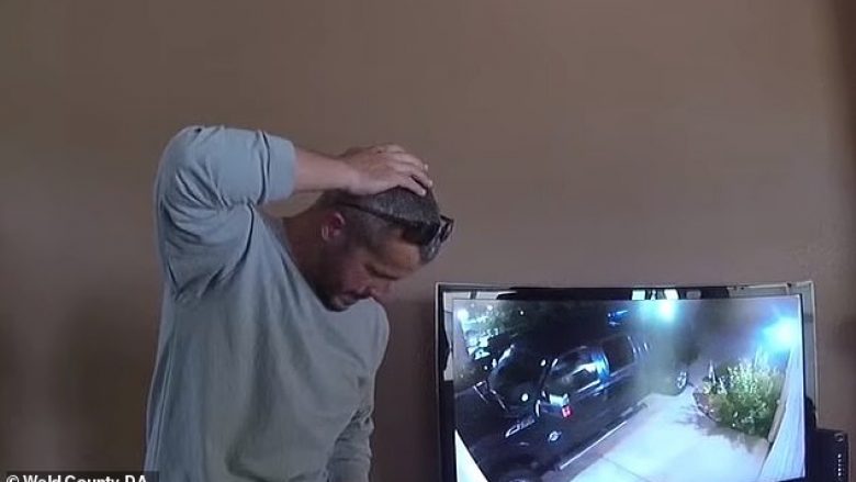 Deshi të gënjente, por kamerat e fqinjit kishin kapur gjithçka – momenti kur ai ngarkoi trupat e familjarëve, pas vrasjes së tyre (Video)