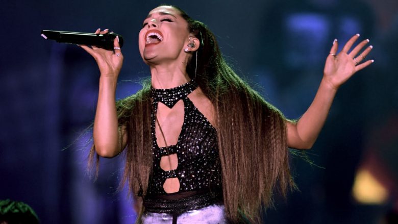 Ariana Grande ribën skena filmike në klipin e këngës “Thank U, Next”