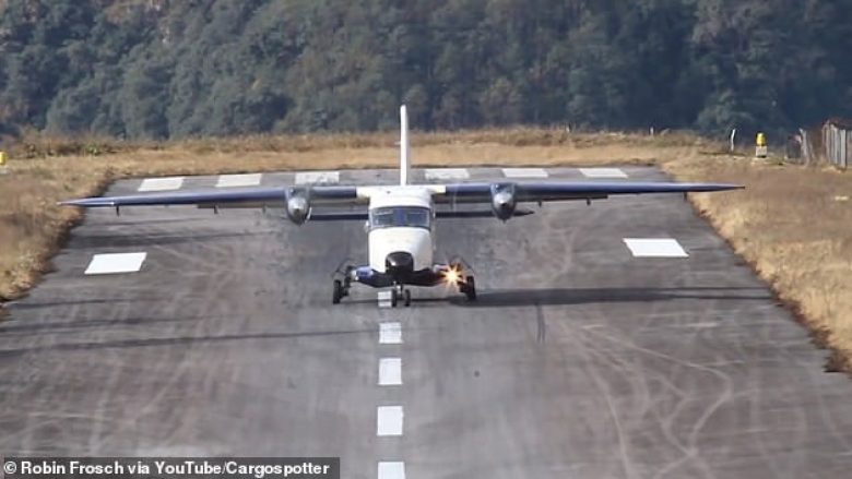 Aterrimet e vështira në aeroportin e shkurtër të Himalajeve, me pistë prej vetëm 30 metrash (Video)