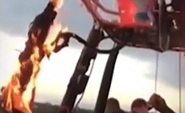 Balona me ajër të nxehtë u përfshi nga zjarri, 16 të pranishmit shpëtuan pa lëndime (Video)