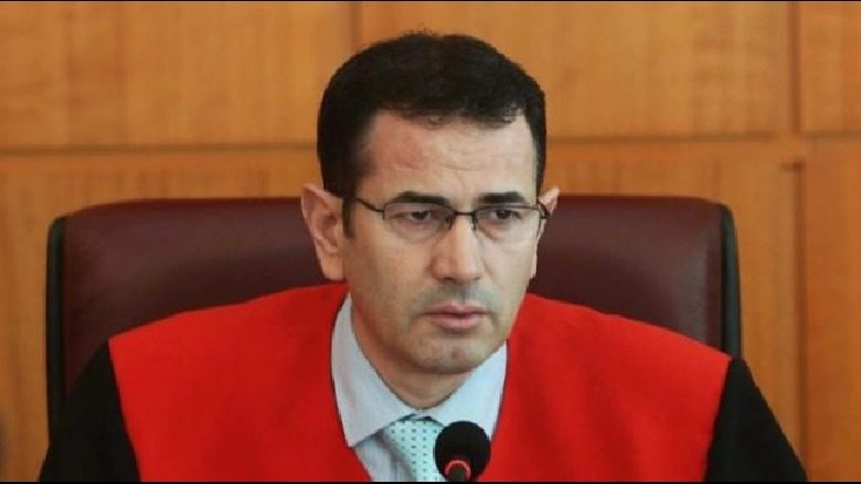 Dënohet gjyqtari i parë i rrëzuar nga procesi i vetingut në Shqipëri