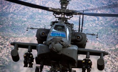 Këta llogariten si dy helikopterët më të frikshëm në botë – por si do të ishin kundër njëri-tjetrit? (Foto)