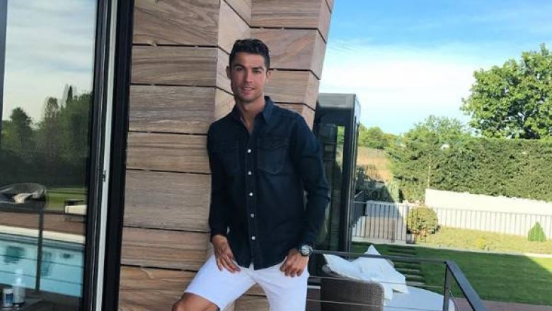 Askush nuk e blen, Cristiano Ronaldo sërish e nxjerr në shitje vilën në Mançester