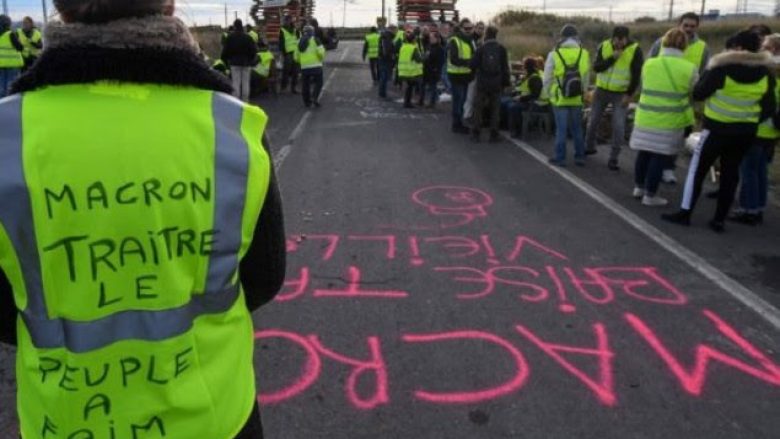 Rreth 43 mijë persona mbeten pa punë për shkak të protestave në Francë