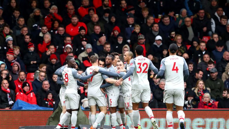 Salah shënon het-trik, Liverpooli është lider i ri në Angli