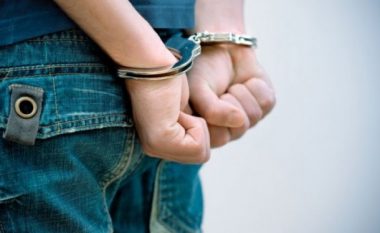 Grabitje te “Rruga B” në Prishtinë, arrestohen tre persona