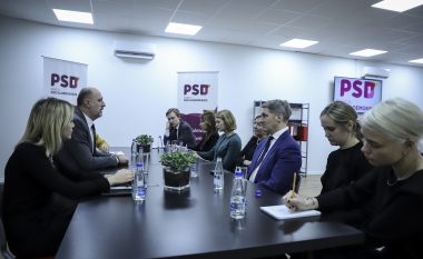 PSD takon delegacionin finlandez, flasin platformën Socialdemokrate