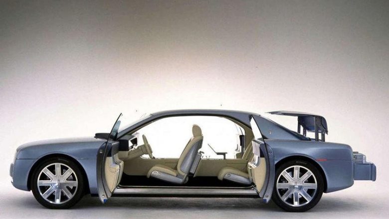 Lincoln Continental do të lansohet me dyert që hapen në mes (Foto)