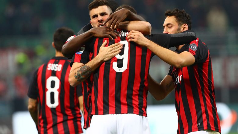 Milani i rikthehet fitores pas katër ndeshjeve, triumfon mes vështirësive ndaj Spalit