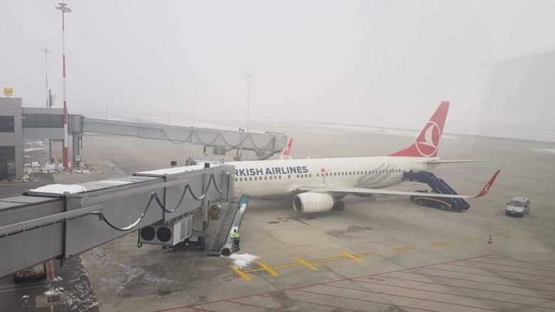 Pavarësisht mjegullës fluturimet realizohen nga Aeroporti “Adem Jashari”