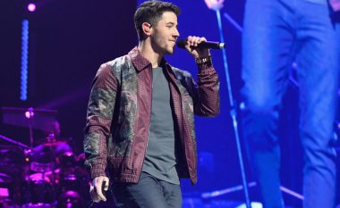 Nick Jonas shpallet mashkulli me më së shumti stil