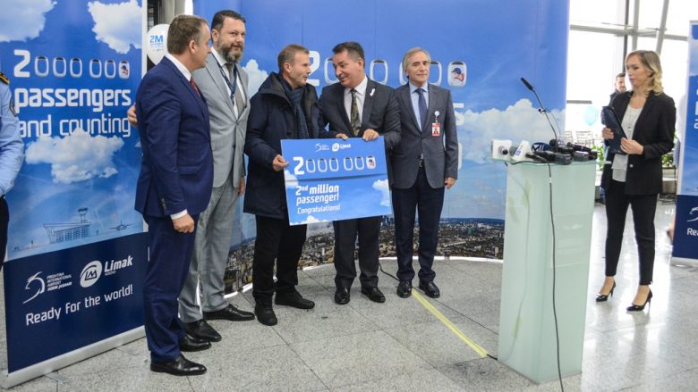 Aeroporti “Adem Jashari” shpërblen udhëtarin e 2 miliontë