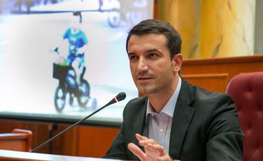 Erion Veliaj uron Përparim Ramën për marrjen e detyrës së kryetarit të Prishtinës, çmon lartë punën e Shpend Ahmetit