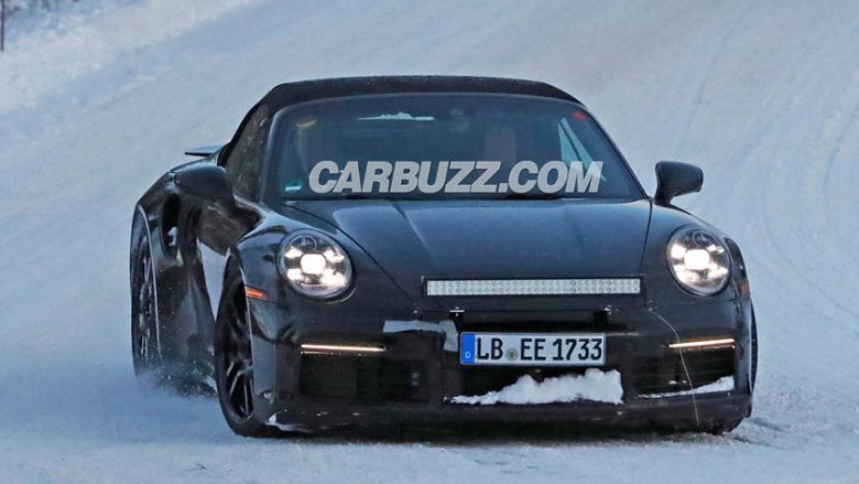 Porsche 911 Turbo S ‘kabriolet’ kapet duke u testuar në rrugë me borë (Foto)