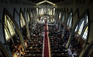 700 priftërinj të akuzuar për pedofili në Ilinois