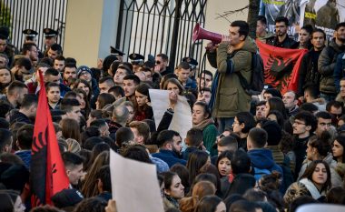 Dita e 10 e protestës së studentëve: Nuk kthehemi në universitet! (Video)