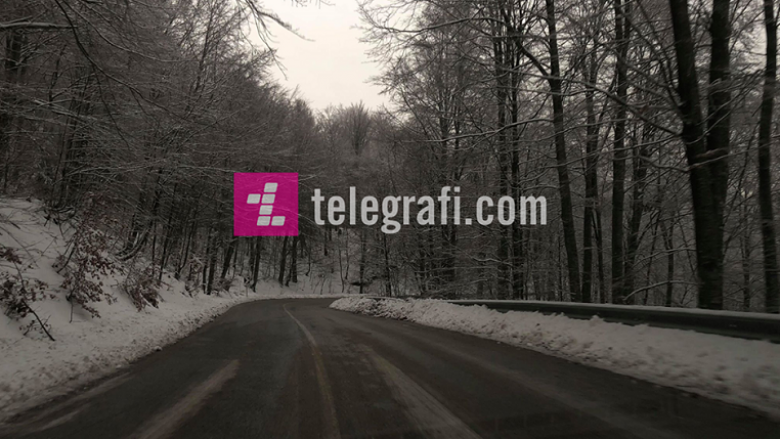 Për shkak të borës, ndalohet lëvizja e makinave të rënda në rrugën Mavrovë-Dibër