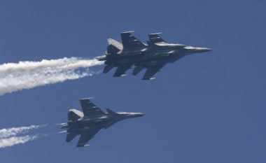 Rusia stacionon 10 aeroplanë luftarakë në Krime