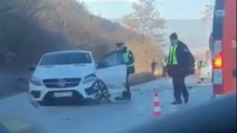 Aksident në Dollc të Klinës, pamje nga vendi i ngjarjes (Video)