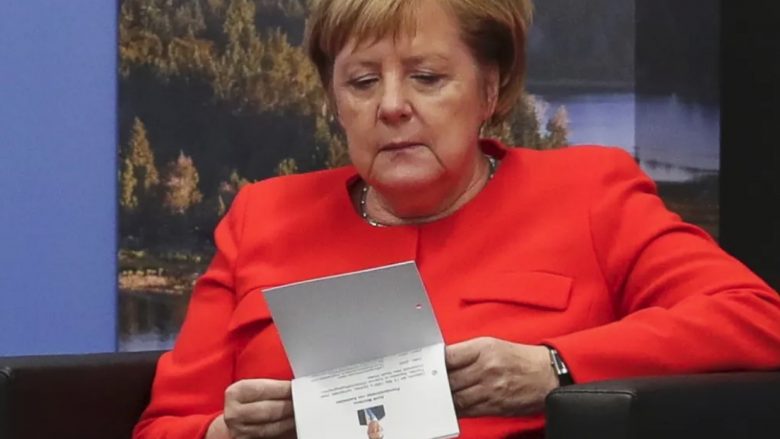 Fotografia që po qarkullon gjithandej! Merkel nuk e njohu kryeministrin e Australisë? (Foto)