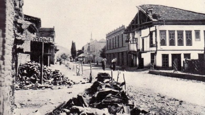 Në Tiranën e vitit 1939, kur prisheshin ndërtesat për rrugë të reja