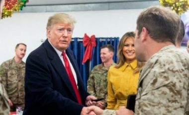 ​Presidenti Trump viziton trupat amerikane në Irak