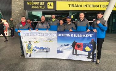 Pas betejës me të ftohtit dhe ngujimit në Antarktik, alpinistët shqiptarë arrijnë në Tiranë