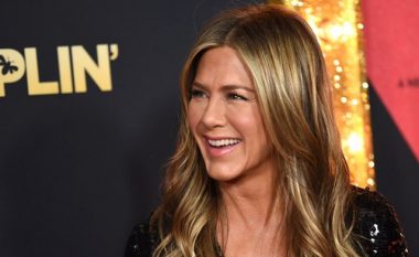 Jennifer Aniston: Djemtë nuk dëshirojnë të ribashkohen për serialin “Friends”