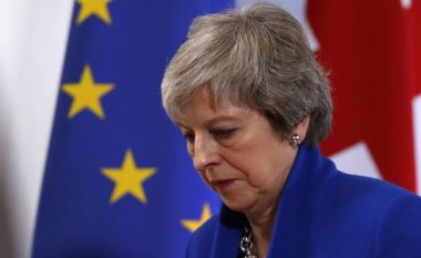 Britania në ethe gjatë festave të fundvitit, Theresa May konfirmon afatin për votën e Brexit
