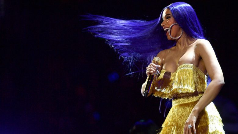 Cardi B vjen nudo në klipin e ri “Money” (Foto/Video, +18)