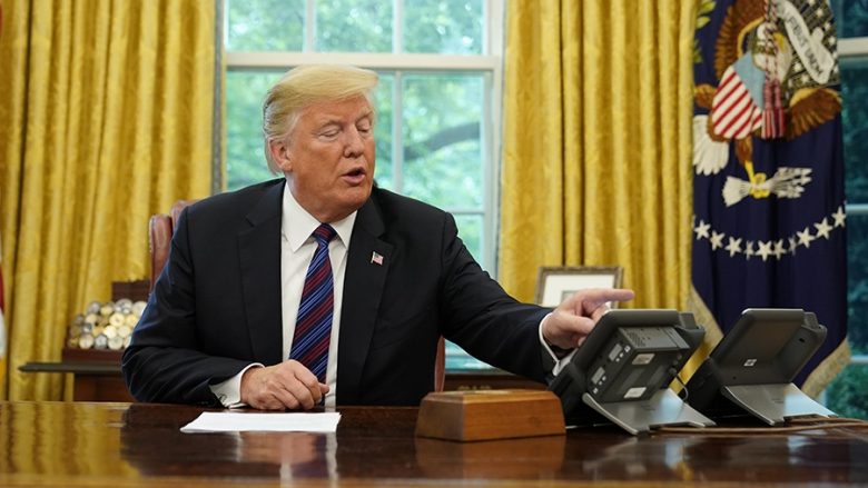 Trump ofron “kompromis” për t’i dhënë fund mbylljes së Qeverisë