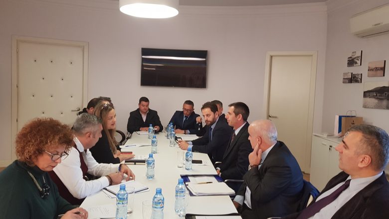 Fillojnë përgatitjet për hapjen e zyrës së Doganës së Kosovës në Portin e Durrësit