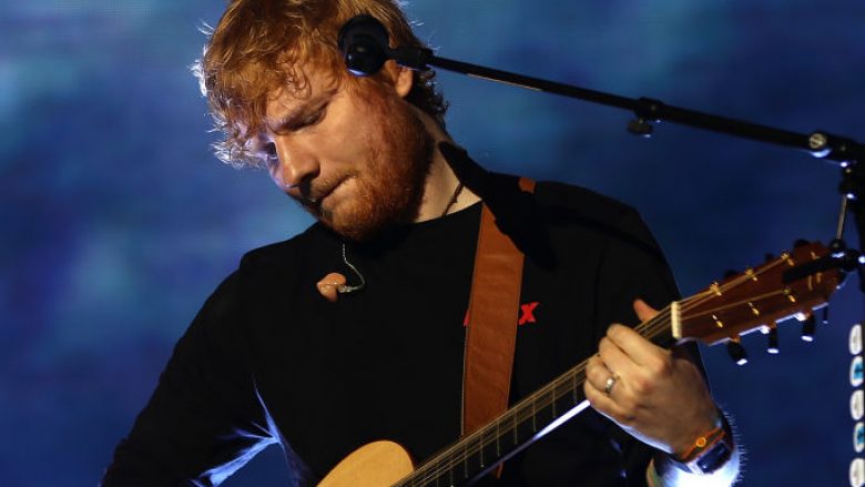 Ankohen se po bënte zhurmë, Ed Sheeran blen shtëpitë e fqinjëve