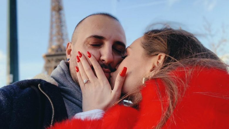Producenti Big Bang i propozon martesë të dashurës në Paris: Ajo tha PO