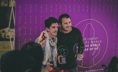 Adrian Morina dhe Ylber Bardhi marrin çmimin kryesor në “Prishtina International Theater Festival”