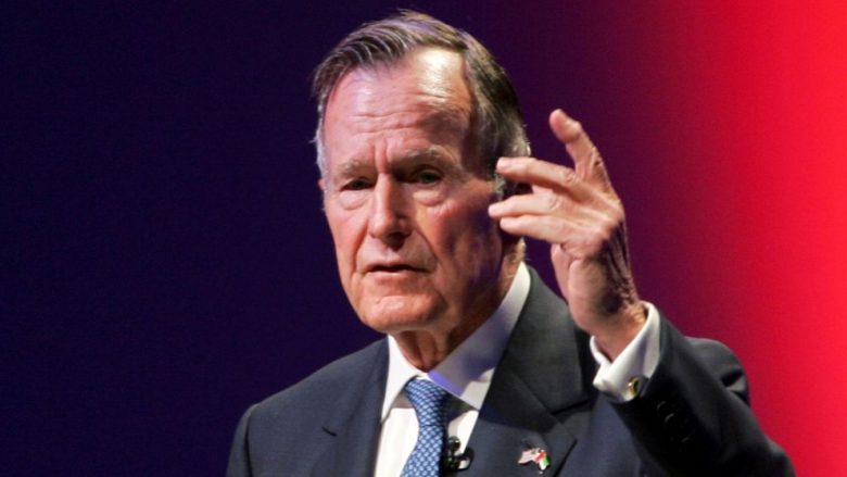 George H.W. Bush: Nga piloti më i ri, në President – historia e njeriut që udhëhoqi fitoren e Perëndimit