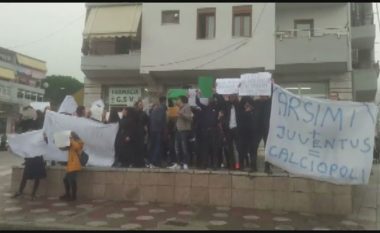 Studentët e Gjirokastrës solidarizohen me ata të Tiranës