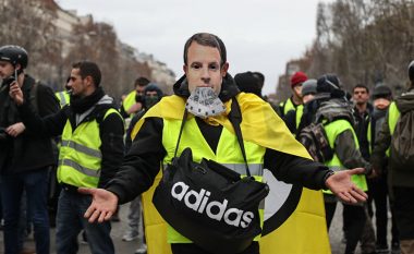 Bie numri i protestuesve të “Jelekëve të Verdhë” në Paris
