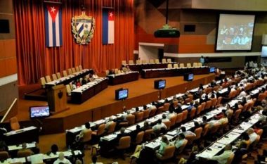 Parlamenti kubanes voton ndryshimet e Kushtetutës së 1976-ës