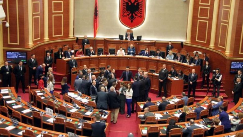 Shqipëri, opozita kthehet sot në Parlament