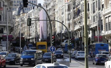 Arrin kulmi i ndotjes në Madrid, ndalohet qarkullimi i makinave të vjetra