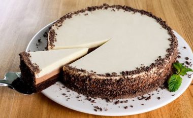 Proteina për lakmitarët: Tortë çokollate me djathë
